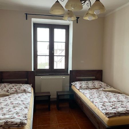 Hluboká nad Vltavou Cetnicka Stanice Hluboka מראה חיצוני תמונה