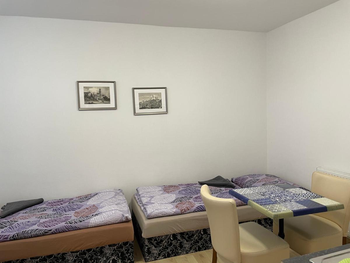 Hluboká nad Vltavou Cetnicka Stanice Hluboka מראה חיצוני תמונה