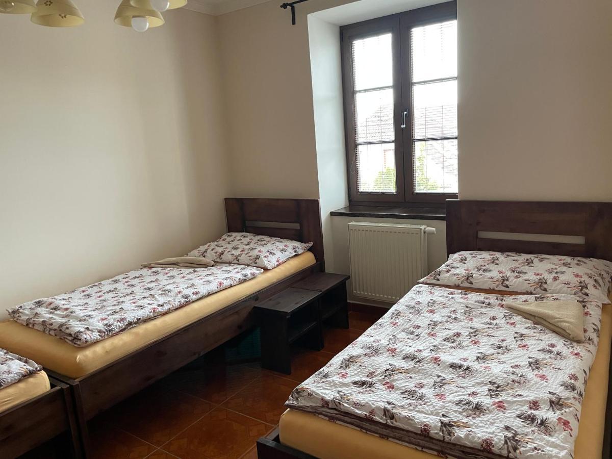 Hluboká nad Vltavou Cetnicka Stanice Hluboka מראה חיצוני תמונה